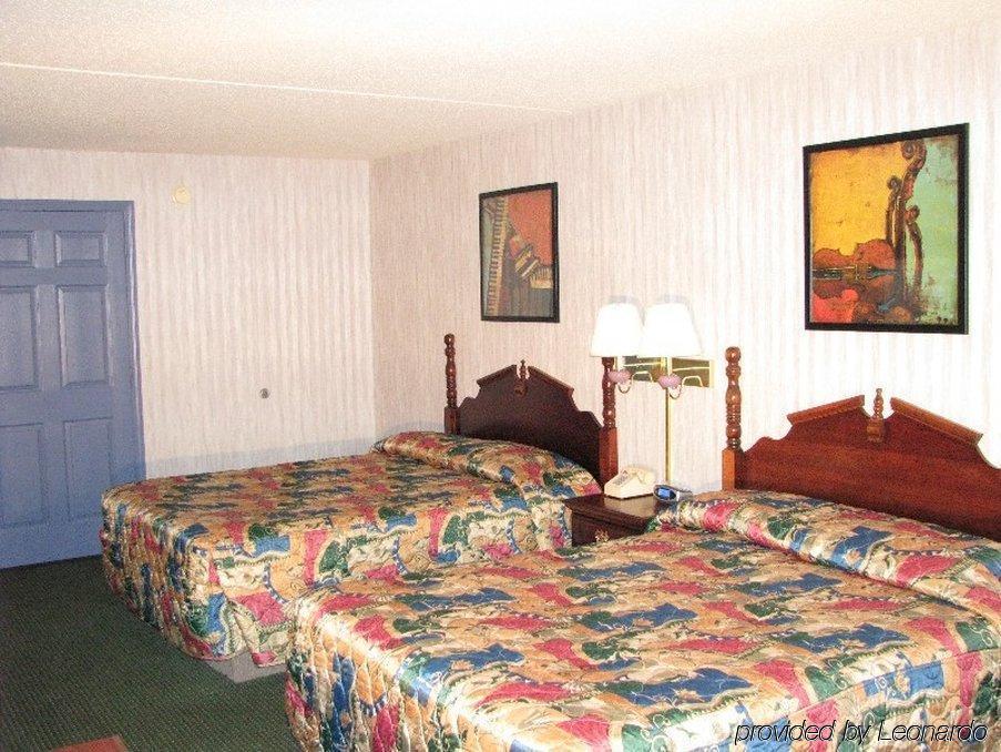 Angel Inn Near Imax, A Travelodge By Wyndham Бренсън Екстериор снимка